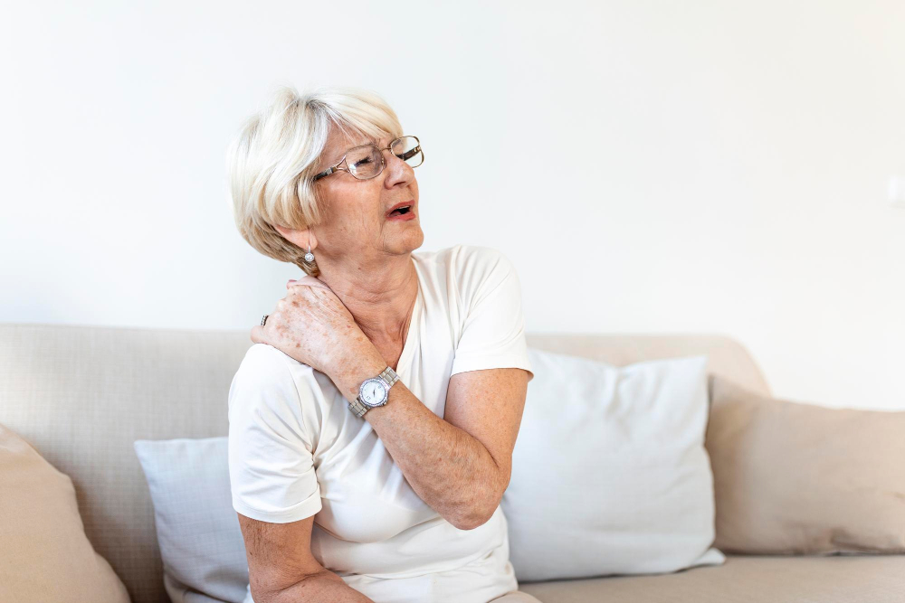 Osteoporosi negli Anziani: Cause, Sintomi e Prevenzione delle Fratture